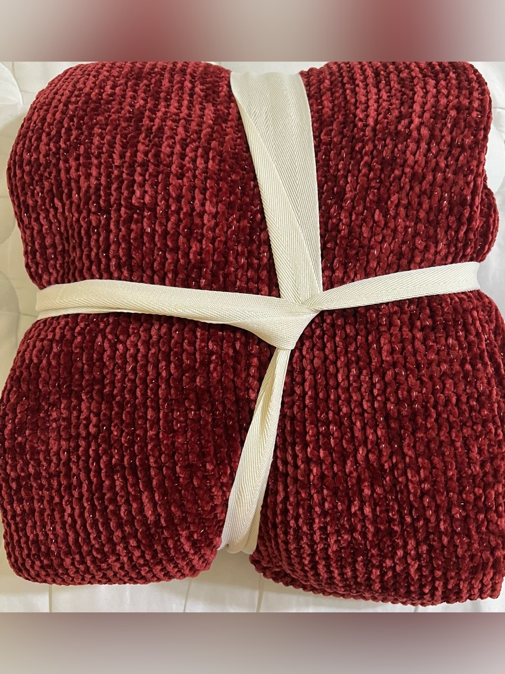Berkshire Oversized Chenille Throw Blanket - Burgundy NWT - Picture 3 of 4